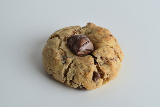 Bueno Chocolate Stuffed Cookie with Nutella